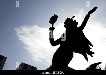 „Rainha do Mar“-Statue zu Ehren der afro-brasilianischen Göttin Iemanjá, Schutzpatron der Fischer und Matrosen, angefertigt vom Künstler und Bildhauer Luis Garcia Jorge, eingeweiht auf dem Platz Luiz La Scala während des Iemanjá-Tages in Santos, Bundesstaat Sao Paulo, Brasilien, 2. Februar 2021. (Foto von: Stockfoto