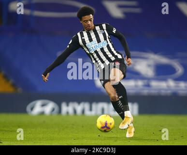 Jamal Lewis von Newcastle United während der Premiership zwischen Chelsea und Newcastle United im Stamford Bridge Stadium, London, Großbritannien, am 15.. Februar 2021 (Foto von Action Foto Sport/NurPhoto) Stockfoto