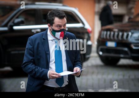 Der Vorsitzende von Lega Matteo Salvini während der Vertrauensabstimmung im Senat über die Regierung von Mario Draghi am 17. Februar 2021 in Rom, Italien. (Foto von Andrea Ronchini/NurPhoto) Stockfoto