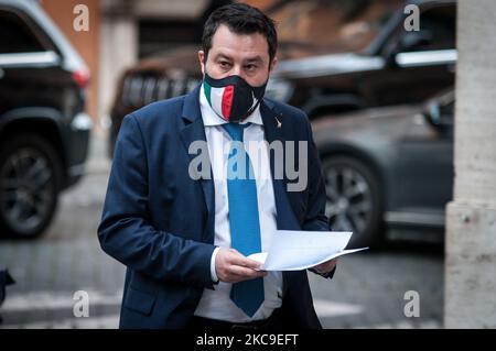 Der Vorsitzende von Lega Matteo Salvini während der Vertrauensabstimmung im Senat über die Regierung von Mario Draghi am 17. Februar 2021 in Rom, Italien. (Foto von Andrea Ronchini/NurPhoto) Stockfoto