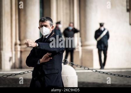 Maurizio Lupi (Abgeordneter, Misto - Noi con l'Italia) vor der Abgeordnetenkammer für das Vertrauensvotum zur neuen Regierung von Draghi in Rom, Italien, am 18. Februar 2021. (Foto von Andrea Ronchini/NurPhoto) Stockfoto
