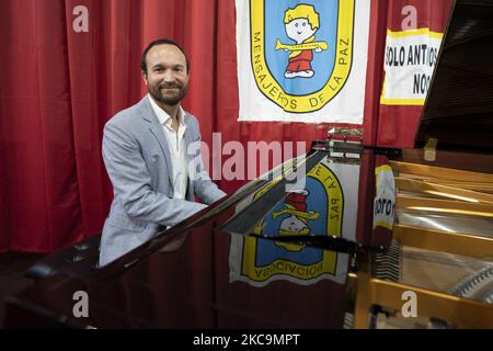 Der Pianist Juan Antonio Simarro bietet in der Kirche San Antón ein Solidaritätskonzert zugunsten der Obdachlosen in Madrid an. 21. Februar 2021 Spanien (Foto von Oscar Gonzalez/NurPhoto) Stockfoto