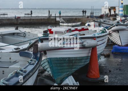 Blick auf Fischerboote im Bullock Harbour in der Nähe von Dun Laoghaire während der Covid-19-Sperre auf Ebene 5. Am Samstag, den 20. Februar 2021, fand in Dún Laoghaire, Dublin, Irland (Foto von Artur Widak/NurPhoto) Stockfoto