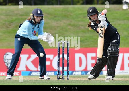 New Zealandâ €™s Fran Jonas Fledermäuse während der ersten One Day International Cricket-Spiel zwischen Neuseeland Frauen und England Frauen in Hagley Oval in Christchurch, Neuseeland, am 23. Februar 2021. (Foto von Sanka Vidanagama/NurPhoto) Stockfoto