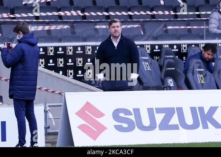 Oxford United-Manager Karl Robinson während der ersten Hälfte der Sky Bet League ein Spiel zwischen MK Dons und Oxford United im Stadium MK, Milton Keynes am Samstag, den 27.. Februar 2021. (Foto von John Cripps/MI News/NurPhoto) Stockfoto