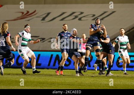 Josh Beaumont von Sale Sharks erhält den Kick-off sauber während des Gallagher Premiership-Spiels zwischen Sale Sharks und Newcastle Falcons am Freitag, 5.. März 2021 im AJ Bell Stadium, Eccles. (Foto von Chris Lishman/MI News/NurPhoto) Stockfoto