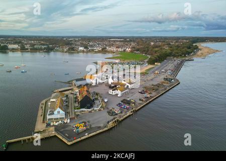 Blick aus der Luft vom Mudeford Quay in Mudeford in Dorset, Großbritannien. Stockfoto