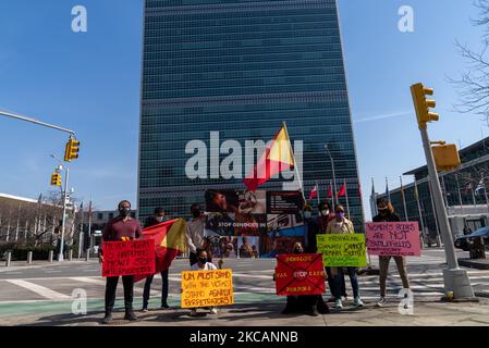 Demonstranten, die Tigray unterstützen, werden am 11. März 2021 vor dem UN-Hauptquartier in New York City gesehen. Der äthiopische Staatschef steht unter starkem Druck, den Tigray-Krieg zu beenden. (Foto von John Nacion/NurPhoto) Stockfoto