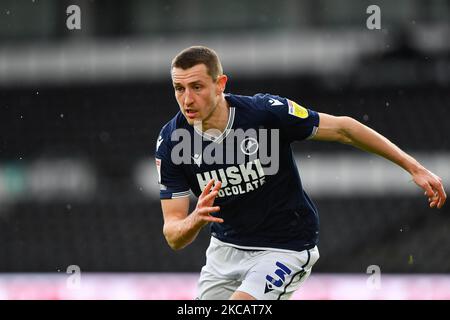 Murray Wallace von Millwall in Aktion während des Sky Bet Championship-Spiels zwischen Derby County und Millwall im Pride Park, Derby am Samstag, 13.. März 2021. (Foto von Jon Hobley/MI News/NurPhoto) Stockfoto