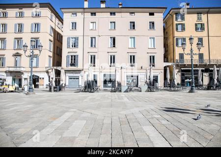 Geschlossene Restaurants in Brescia, Italien, am 15. März 2021. Da sich die dritte Ansteckungswelle von Covid 19 ausbreitet, hat die italienische Regierung beschlossen, die restriktiven Maßnahmen zu verschärfen. Ab heute werden elf Regionen zur Roten Zone erklärt, darunter die Lombardei. Brescia und seine Provinz sind mit der höchsten Zahl von Fällen seit fast einem Monat konfrontiert. (Foto von Stefano Nicoli/NurPhoto) Stockfoto