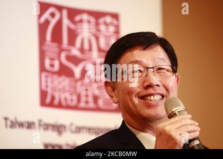 Young Liu, CEO und Chairman der Foxconn Technology Group, spricht während einer Pressekonferenz am 16. März 2021 in Taipei, Taiwan, mit ausländischen Journalisten. (Foto von Ceng Shou Yi/NurPhoto) Stockfoto