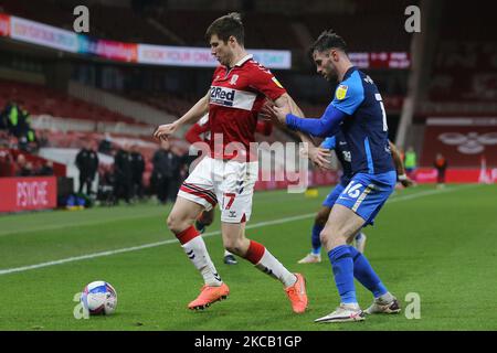 Paddy McNair von Middlesbrough und Andrew Hughes von Preston North End während des Sky Bet Championship-Spiels zwischen Middlesbrough und Preston North End am Dienstag, den 16.. März 2021 im Riverside Stadium, Middlesbrough. (Foto von Mark Fletcher/MI News/NurPhoto) Stockfoto