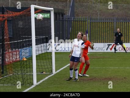 Gemma Evans von Bristol City Women punktet mit ihrem Tor auf 1-1 Punkte, während Abbie McManus von Tottenham Hotspur Women (Leihgabe von Manchester United) Und Becky Spencer von Tottenham Hotspur Women schauen während der FA Women's Spur League zwischen Tottenham Hotspur und Bristol City am 21.. März 2021 im Hive Stadium, Edgware, Großbritannien (Foto by Action Foto Sport/NurPhoto) Stockfoto