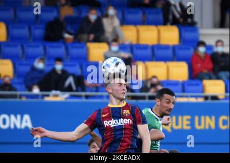 Aspekt der Tribünen des Johan Cruyff Stadions während des Spiels zwischen dem FC Barcelona B und UE Cornellá, nachdem die Gesundheitsbehörden tausend Fans die Teilnahme an spanischen Amateurfußballspielen erlaubt hatten, in Erwartung, dass die Anwesenheit der Fans im Mai in professionellen Spielen Realität wird, Am 21.. März 2021 in Barcelona, Spanien. -- (Foto von Urbanandsport/NurPhoto) Stockfoto