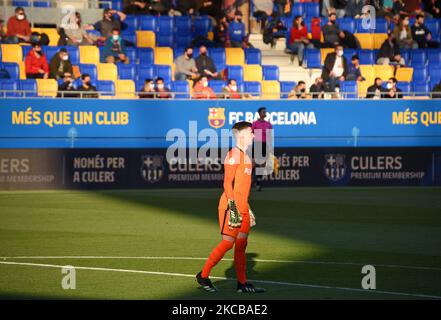 Aspekt der Tribünen des Johan Cruyff Stadions während des Spiels zwischen dem FC Barcelona B und UE Cornellá, nachdem die Gesundheitsbehörden tausend Fans die Teilnahme an spanischen Amateurfußballspielen erlaubt hatten, in Erwartung, dass die Anwesenheit der Fans im Mai in professionellen Spielen Realität wird, Am 21.. März 2021 in Barcelona, Spanien. -- (Foto von Urbanandsport/NurPhoto) Stockfoto