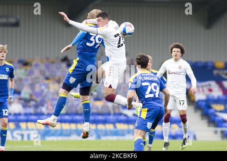 Joe Pigott vom AFC Wimbledon kontrolliert den Ball während des Spiels der Sky Bet League 1 zwischen AFC Wimbledon und Northampton Town in der Plough Lane, Wimbledon, am Samstag, 27.. März 2021. (Foto von Federico Maranesi/MI News/NurPhoto) Stockfoto