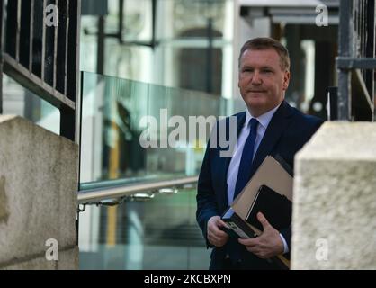 Michael McGrath, irischer Minister für öffentliche Ausgaben und Reformen, kommt vor der Kabinettssitzung in die Regierungsgebäude in Dublin. Am Dienstag, den 30. März 2021, in Dublin, Irland. (Foto von Artur Widak/NurPhoto) Stockfoto