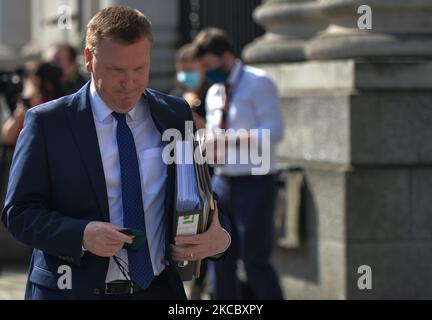 Michael McGrath, irischer Minister für öffentliche Ausgaben und Reformen, kommt vor der Kabinettssitzung in die Regierungsgebäude in Dublin. Am Dienstag, den 30. März 2021, in Dublin, Irland. (Foto von Artur Widak/NurPhoto) Stockfoto