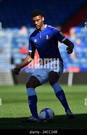 Stock Action Bild von Oldham Athletic Kyle Jameson während des Sky Bet League 2-Spiels zwischen Oldham Athletic und Stevenage am Freitag, 2.. April 2021 im Boundary Park, Oldham. (Foto von Eddie Garvey/MI News/NurPhoto) Stockfoto