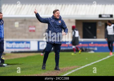 Northampton Town-Manager Jon Brady während der zweiten Hälfte des Sky Bet League One-Spiels zwischen Northampton Town und Shrewsbury Town im PTS Academy Stadium, Northampton, am Freitag, den 2.. April 2021. (Foto von John Cripps/MI News/NurPhoto) Stockfoto