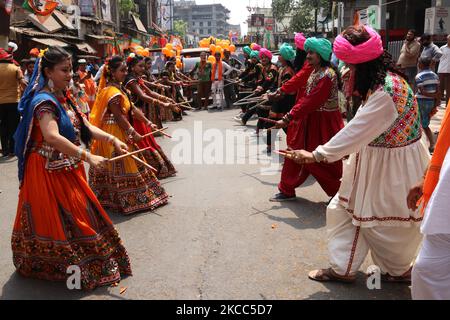 Uttar Pradesh, Chief Minister Yogi Adityanath, hielt am Samstag, 03,2021. April, in Howrah, Westbengalen, eine Roadshow zur Unterstützung des BJP-Kandidaten North Howrah Assembly Umesh Rai ab. (Foto von Debajyoti Chakraborty/NurPhoto) Stockfoto