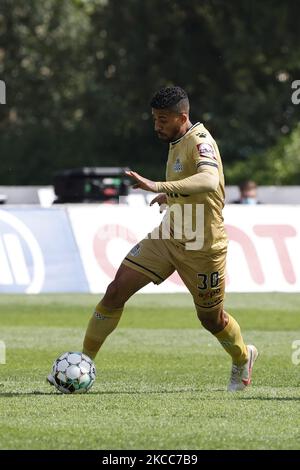 Paulinho dribelt während des Spiels für die Liga NOS zwischen Belenenses SAD und dem FC Boavista, im Estadio Nacional, Lissabon, Portugal, 04, April 2021 (Foto von JoÃ£o Rico/NurPhoto) Stockfoto