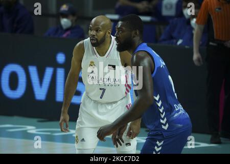 Alex Tyus von Real Madrid in Aktion während des Spiels der ACB Endesa Basketball League zwischen Real Madrid und Acunsa GBC, das am 4. April 2021 im Wizink Center in Madrid, Spanien, stattfand. (Foto von Oscar Gonzalez/NurPhoto) Stockfoto