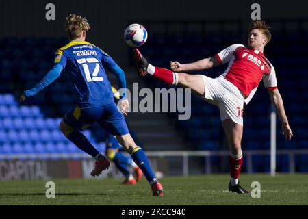 Callum Camps von Fleetwood Town kontrolliert den Ball während des Spiels der Sky Bet League 1 zwischen AFC Wimbledon und Fleetwood Town am 5.. April 2021 in Plough Lane, Wimbledon, London, Großbritannien. (Foto von Federico Maranesi/MI News/NurPhoto) Stockfoto