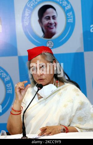 Jaya Bachchan, Parlamentsabgeordnete der politischen Partei Samajwadi und Ehefrau des indischen Superstar-Schauspielers Amotab Bachchan bei einem Pressetreffen in Kalkutta, Indien, am 05. April 2021. Jaya Bachchan ist in kalkutta, um sich für den Trinamool-Kongress in den Umfragen der Versammlung zu kampieren. (Foto von Debajyoti Chakraborty/NurPhoto) Stockfoto