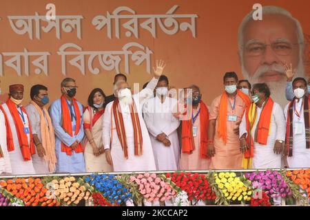 Premierminister Nanrendra Modi während seiner Wahlkampfkundgebung zur Unterstützung des BJP-Kandidaten für die Wahlen zur Westbengalischen Versammlung in Howrah, Indien, am 06. April 2021. (Foto von Debajyoti Chakraborty/NurPhoto) Stockfoto