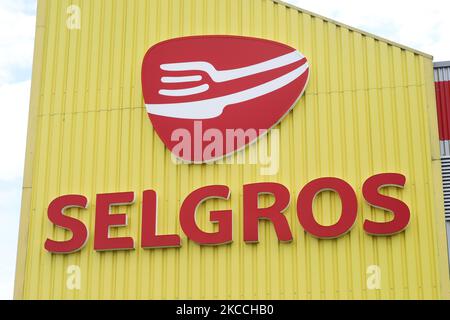 Das Logo des SELGROS-Shops ist am 10. April 2021 in Stuttgart zu sehen (Foto: Agron Beqiri/NurPhoto) Stockfoto