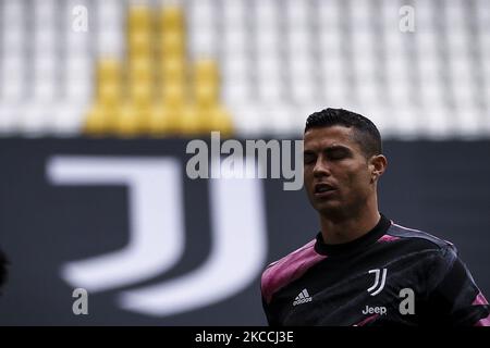 Juventus-Stürmer Cristiano Ronaldo (7) schaut während des Fußballspiels der Serie A n.30 JUVENTUS - GENUA am 11. April 2021 im Allianz-Stadion in Turin, Piemont, Italien, nach. Endergebnis: Juventus-Genua 3-1. (Foto von Matteo Bottanelli/NurPhoto) Stockfoto