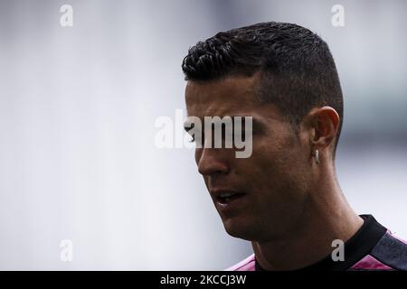 Juventus-Stürmer Cristiano Ronaldo (7) schaut während des Fußballspiels der Serie A n.30 JUVENTUS - GENUA am 11. April 2021 im Allianz-Stadion in Turin, Piemont, Italien, nach. Endergebnis: Juventus-Genua 3-1. (Foto von Matteo Bottanelli/NurPhoto) Stockfoto