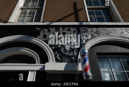 Ein geschlossenes Friseurgeschäft in Dublin, während der COVID-19-Sperre. Am Mittwoch, den 14. April 2021, in Dublin, Irland. (Foto von Artur Widak/NurPhoto) Stockfoto