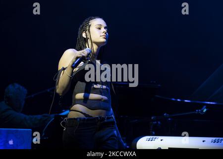 Die Sängerin Dora Postigo Bose während der Aufführung im Conde Duque Center in Madrid, Spanien am 16. April 2021. (Foto von Oscar Gonzalez/NurPhoto) Stockfoto