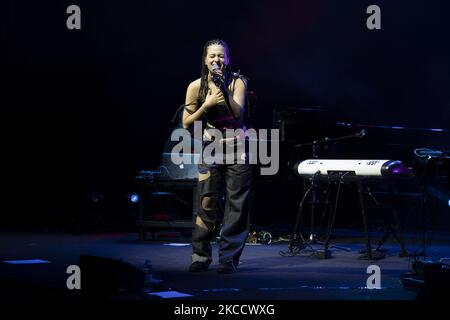 Die Sängerin Dora Postigo Bose während der Aufführung im Conde Duque Center in Madrid, Spanien am 16. April 2021. (Foto von Oscar Gonzalez/NurPhoto) Stockfoto