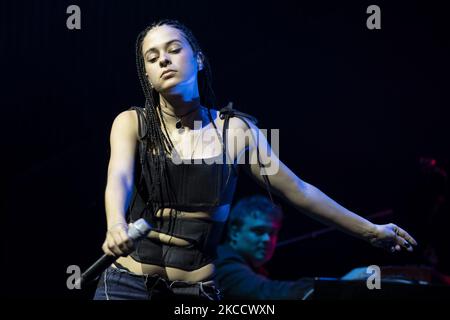 Die Sängerin Dora Postigo Bose während der Aufführung im Conde Duque Center in Madrid, Spanien am 16. April 2021. (Foto von Oscar Gonzalez/NurPhoto) Stockfoto