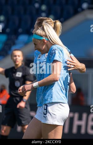 TORFEIER - Chloe Kelly vom Manchester City WFC während der vierten Runde des Vitality Women's FA Cup, die am 17.. April 2021 im Academy Stadium, Manchester, Großbritannien, stattfand, zwischen den Manchester City Women und den Aston Villa Women. (Foto von Action Foto Sport/NurPhoto) Stockfoto