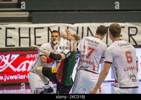 Magnus Gullerud vom SC Magdeburg beim LIQUI MOLY Handball-Bundesliga-Spiel zwischen SC Magdeburg und MT Melsungen in der GETEC-Arena am 18. April 2021 in Magdeburg. (Foto von Peter Niedung/NurPhoto) Stockfoto