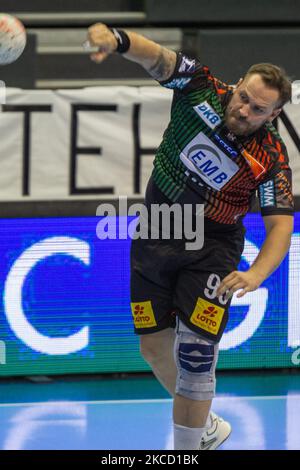 Moritz Preuss vom SC Magdeburg beim LIQUI MOLY Handball-Bundesliga-Spiel zwischen SC Magdeburg und MT Melsungen in der GETEC-Arena am 18. April 2021 in Magdeburg. (Foto von Peter Niedung/NurPhoto) Stockfoto