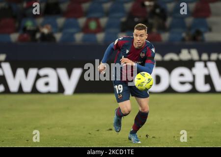 Levante-Verteidiger Carlos Clerc beim spanischen La Liga-Spiel zwischen Levante UD und Villarreal CF am 18. April 2021 im Stadion Ciutat de Valencia in Valencia, Spanien. (Foto: Jose Miguel Fernandez/NurPhoto) Stockfoto