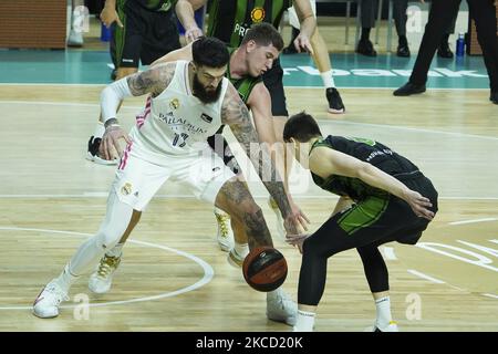 Vincent Poirier von Real Madrid während des Liga-ACB-Spiels zwischen Real Madrid und Club Joventut de Badalona im Wizink Center am 18. April 2021 in Madrid, Spanien (Foto von Oscar Gonzalez/NurPhoto) Stockfoto