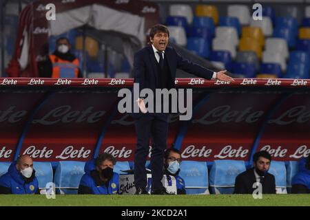 Antonio Conte Cheftrainer des FC Internazionale während des Serie-A-Spiels zwischen SSC Napoli und FC Internazionale am 18. April 2021 im Stadio Diego Armando Maradona Neapel Italien. (Foto von Franco Romano/NurPhoto) Stockfoto