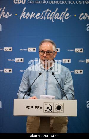 João Geraldes ( CDU ) spricht auf der Pressekonferenz die Koalition für die nächsten Kommunalwahlen im PCP-Hauptquartier in Lissabon, Portugal, am 20. April 2021. Die Kommunistische Partei ( PCP ) bildet eine Koalition mit der Umweltpartei ( PEV ) für die diesjährigen Kommunalwahlen. Die CDU, einheitliche demokratische Koalition. (Foto von Nuno Cruz/NurPhoto) Stockfoto