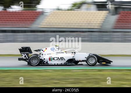 21 Lorenzo Colombo aus Italien von Campos Racing, Aktion am ersten Tag des Formel-3-Tests auf dem Circuit de Barcelona - Catalunya am 21. April 2021 in Montmelo, Spanien. (Foto von Xavier Bonilla/NurPhoto) Stockfoto