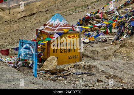 Namika La Pass (Namika Pass) auf einer Höhe von 3.700 m (12.139 ft) in Zanskar, Ladakh, Jammu und Kaschmir, Indien. Der als Säule des Sky Passes bekannte Namika La ist einer von zwei hohen Pässen zwischen Kargil und Leh (der andere, noch höhere Pass ist der Fotula Pass). (Foto von Creative Touch Imaging Ltd./NurPhoto) Stockfoto