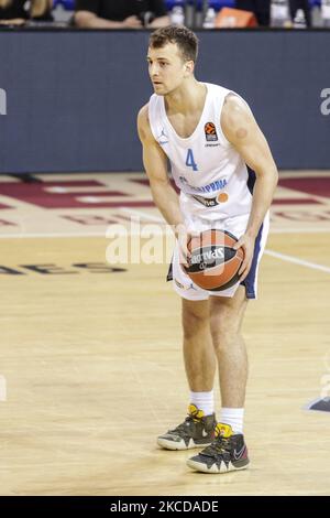 04 Kevin Pangos von Zenit St. Petersburg während des Spiels 2 des Euroleague Basketball Playoff-Spiels zwischen dem FC Barcelona und Zenit St. Petersburg im Palau Blaugrana am 23. April 2021 in Barcelona, Spanien. (Foto von Xavier Bonilla/NurPhoto) Stockfoto