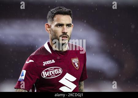 Torino-Stürmer Antonio Sanabria (19) schaut während des Fußballspiels Nr. 33 TORINO - NAPOLI am 26. April 2021 im Stadio Olimpico Grande Torino in Turin, Piemont, Italien. Endergebnis: Turin-Neapel 0-2. Sportstadien in ganz Italien unterliegen aufgrund der Coronavirus-Pandemie weiterhin strengen Beschränkungen, da staatliche Gesetze zur sozialen Distanzierung Fans innerhalb von Veranstaltungsorten verbieten, was dazu führt, dass Spiele hinter verschlossenen Türen gespielt werden. (Foto von Matteo Bottanelli/NurPhoto) Stockfoto