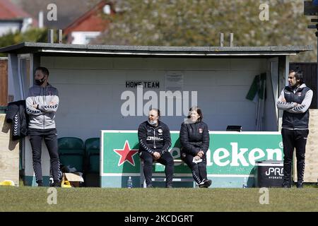 Karen Hill, Managerin der Charlton Athletic Womenduring FA Women's Championship zwischen Charlton Athletic Women und Durham Women beim VCD Athletic FC, Dartford, England, am 25.. April 2021. (Foto von Action Foto Sport/NurPhoto) Stockfoto