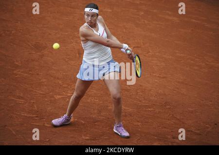 Die lettische Anastasija Sevastova trifft auf die spanische Paula Badosa während ihres 2021 WTA Tour Madrid Open Tennisturnier-Einzelspieles im Caja Magica in Madrid am 3. Mai 2021. Spanien (Foto von Oscar Gonzalez/NurPhoto) Stockfoto